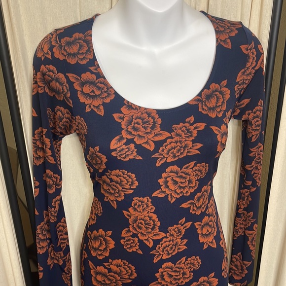 LIKE NEW! FOREVER 21 NAVY BLUE & DARK ORANGE FLORAL BODYCON DRESS SIZE SMALL - Picture 4 of 9